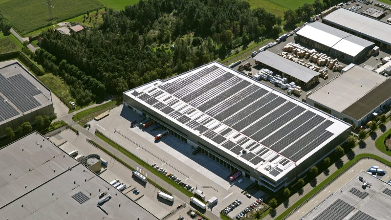 Eigen zonne-energiebedrijf voor het logistiek vastgoed van DHG